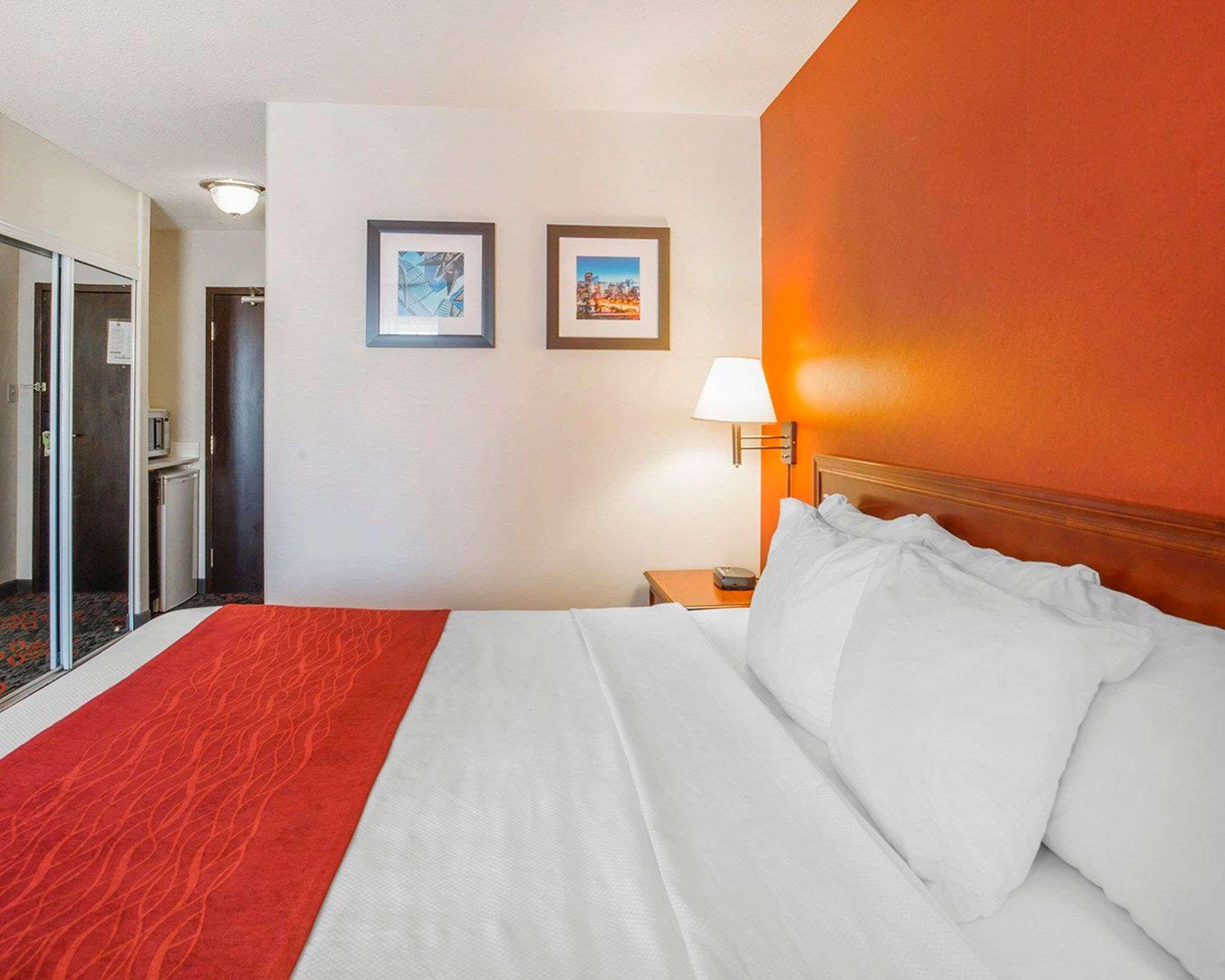 Comfort Inn & Suites University Calgary Zewnętrze zdjęcie