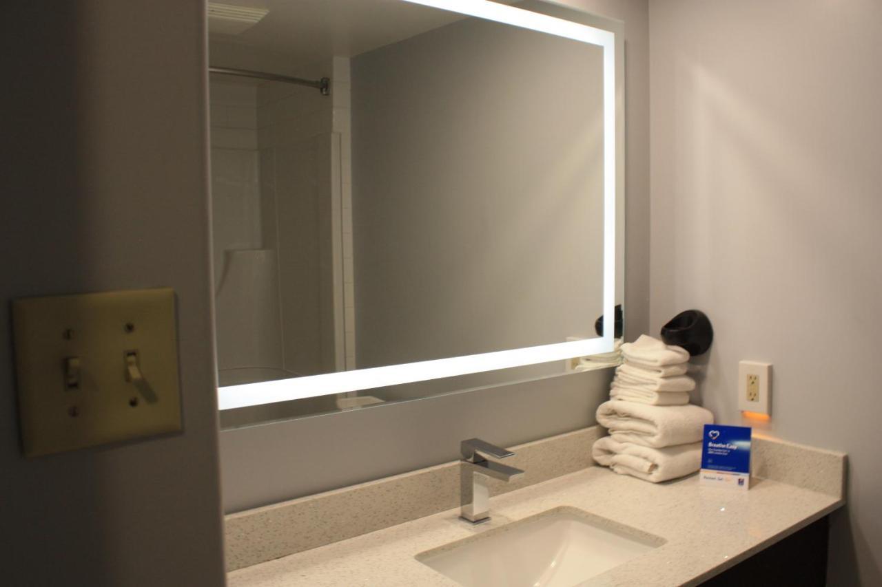 Comfort Inn & Suites University Calgary Zewnętrze zdjęcie